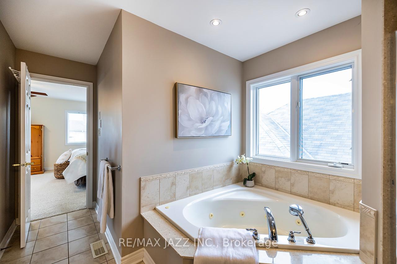 Photo 33 of 892 Barbados Street, Oshawa, Northglen — HOMEH