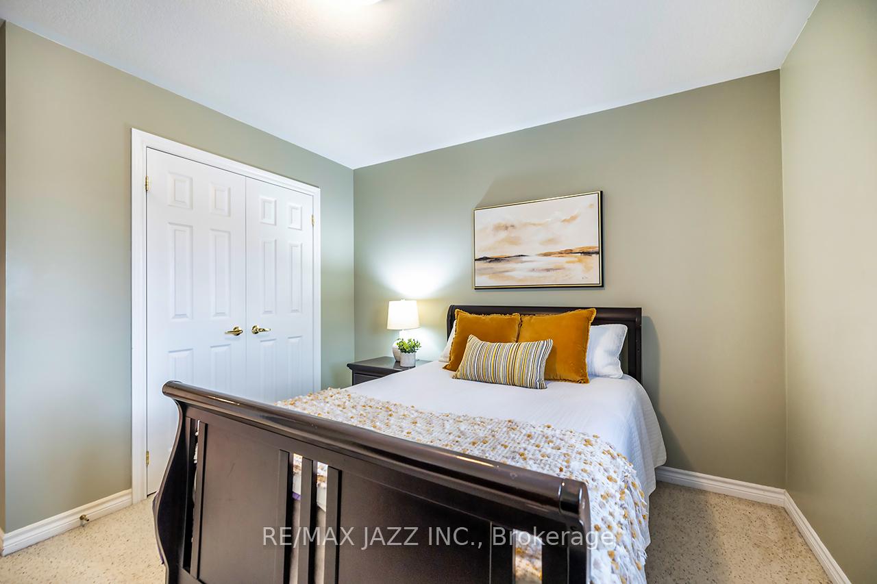 Photo 38 of 892 Barbados Street, Oshawa, Northglen — HOMEH