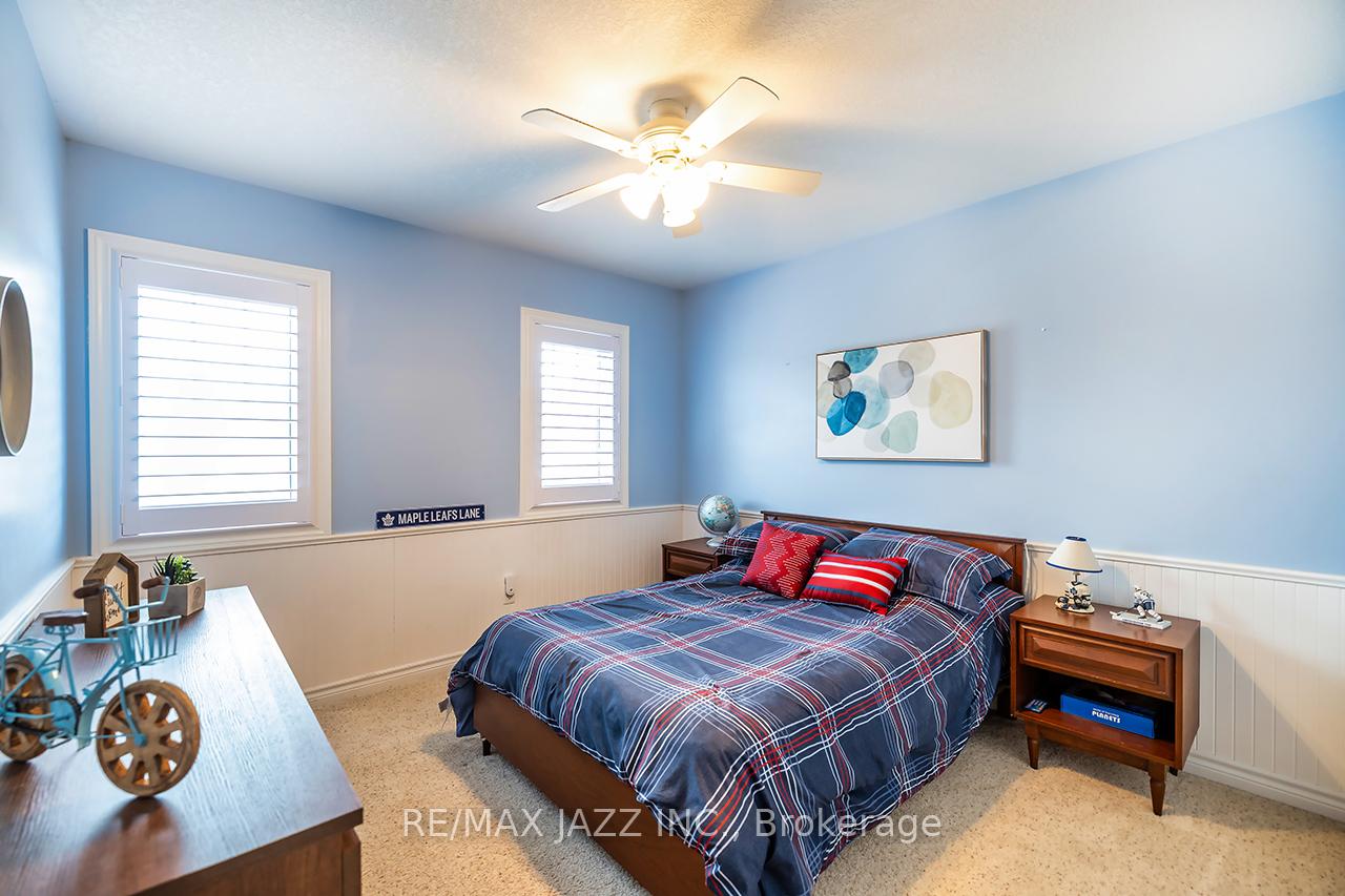 Photo 40 of 892 Barbados Street, Oshawa, Northglen — HOMEH