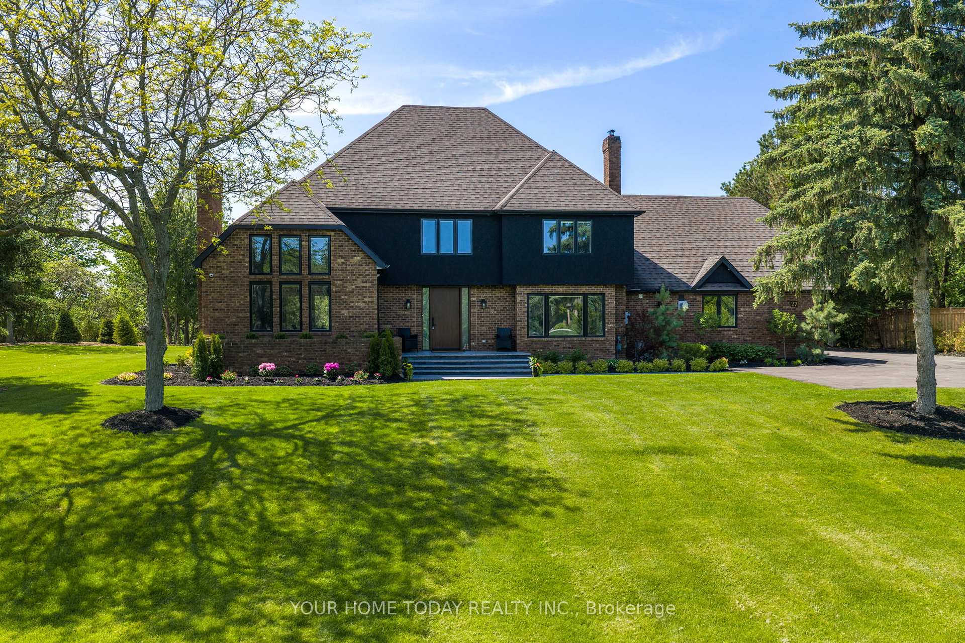 Photo 2 of 27 Chantelay Crescent, Halton Hills, Georgetown — HOMEH