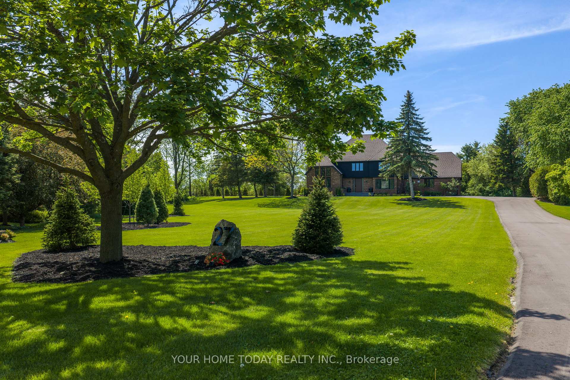 Photo 5 of 27 Chantelay Crescent, Halton Hills, Georgetown — HOMEH