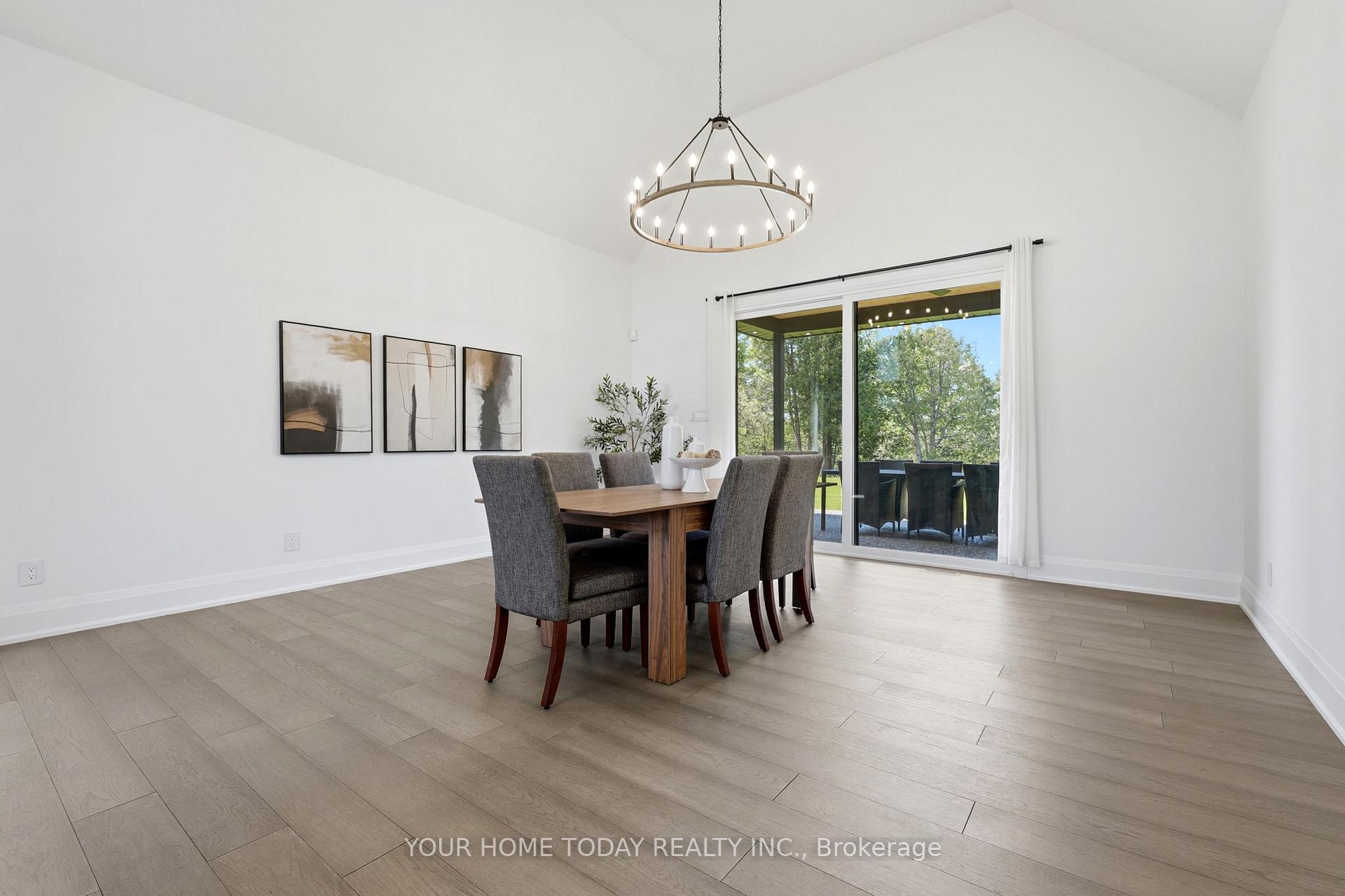 Photo 12 of 27 Chantelay Crescent, Halton Hills, Georgetown — HOMEH