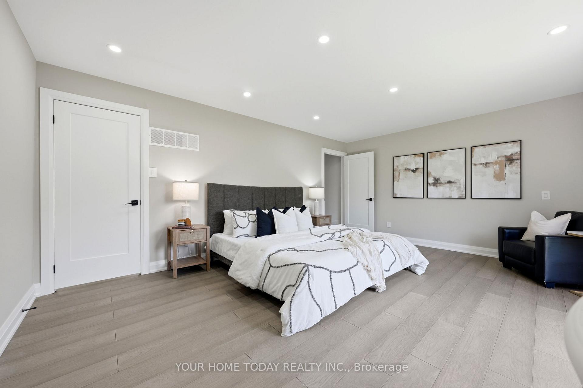 Photo 22 of 27 Chantelay Crescent, Halton Hills, Georgetown — HOMEH