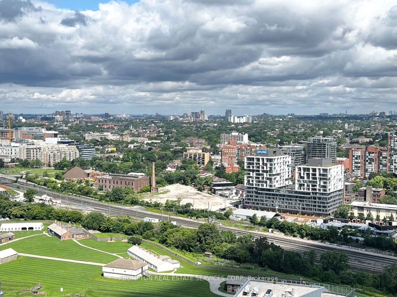 Photo 4 of Unit 3502, 19 Bathurst Street, Toronto, Waterfront Communities — HOMEH
