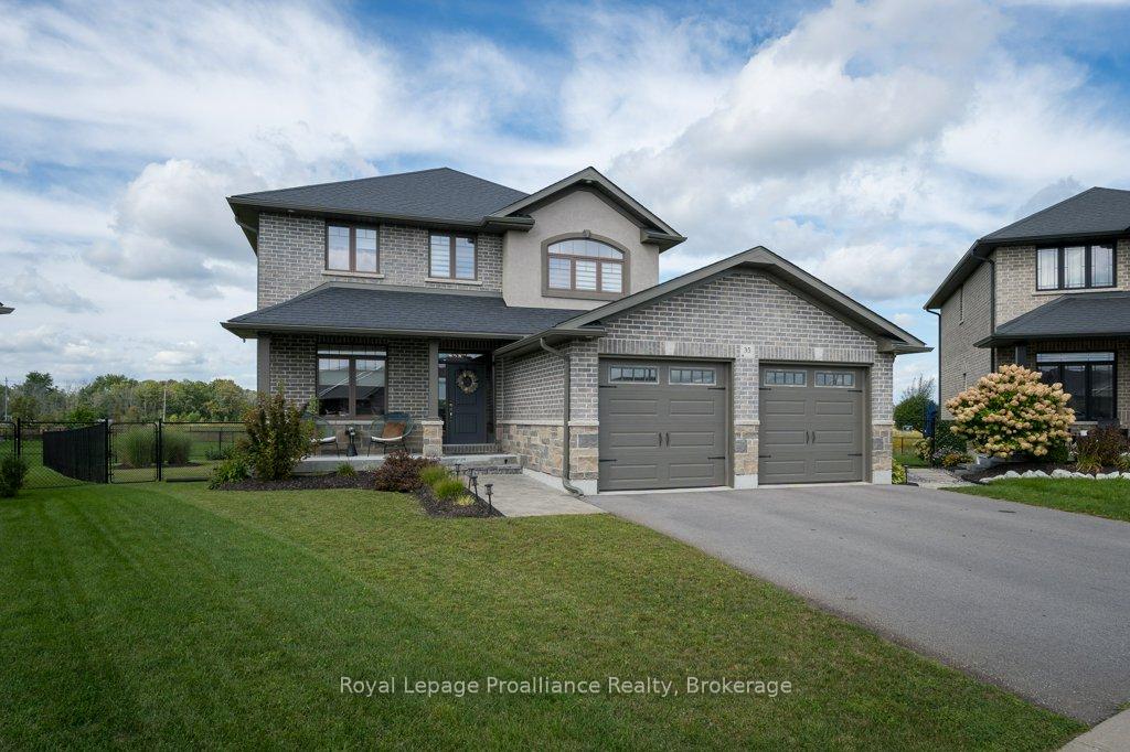 Photo 2 of 35 Virginia Crescent, Belleville, Thurlow Ward — HOMEH