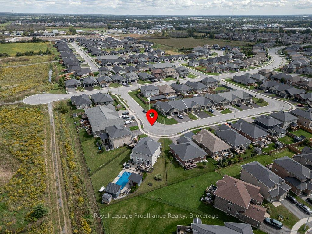 Photo 7 of 35 Virginia Crescent, Belleville, Thurlow Ward — HOMEH