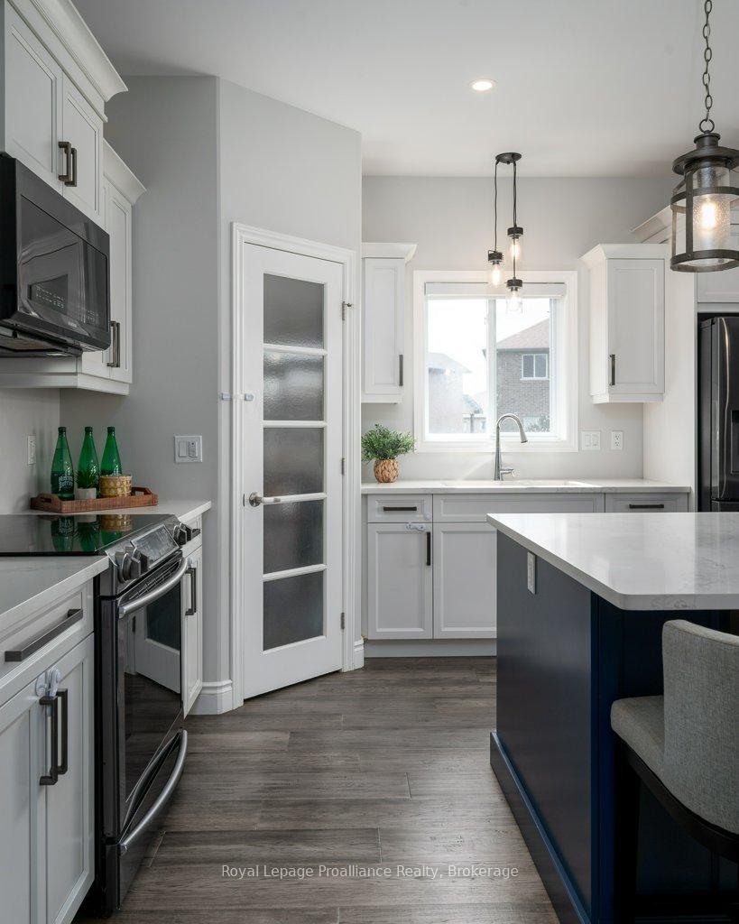 Photo 14 of 35 Virginia Crescent, Belleville, Thurlow Ward — HOMEH