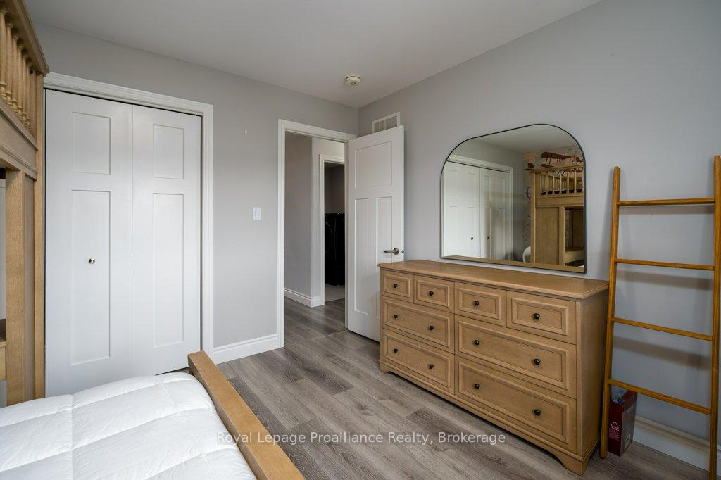 Photo 33 of 35 Virginia Crescent, Belleville, Thurlow Ward — HOMEH