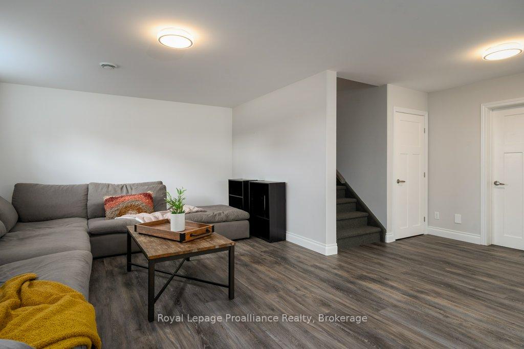 Photo 40 of 35 Virginia Crescent, Belleville, Thurlow Ward — HOMEH