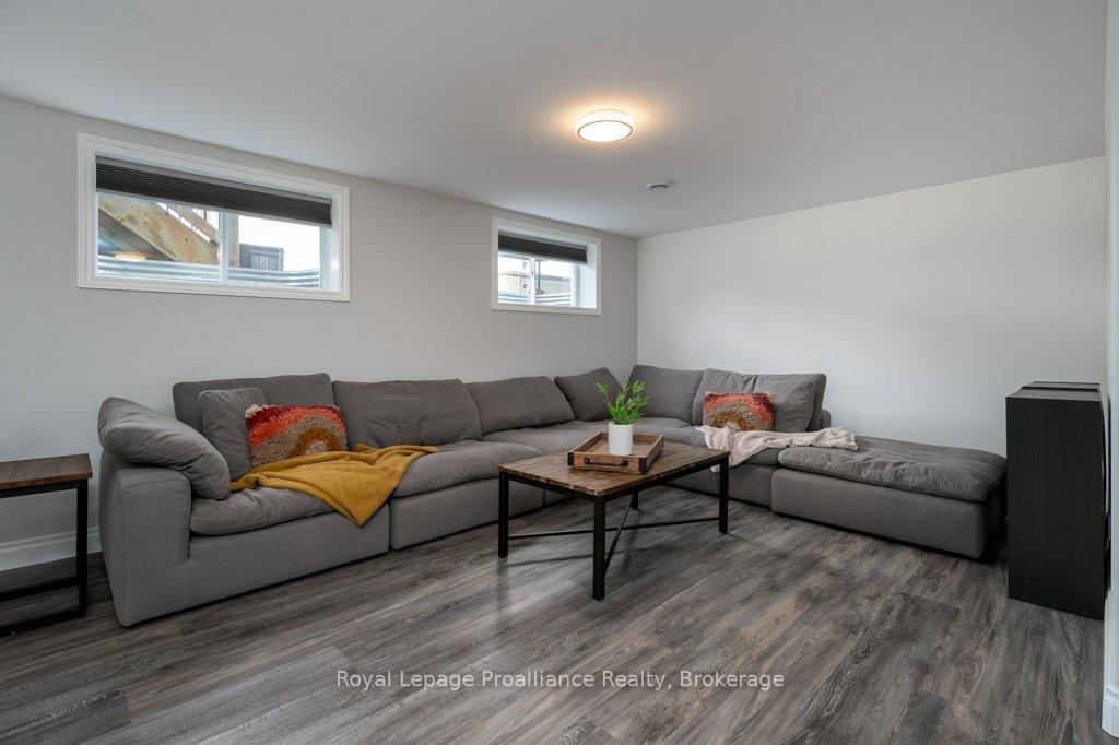 Photo 41 of 35 Virginia Crescent, Belleville, Thurlow Ward — HOMEH
