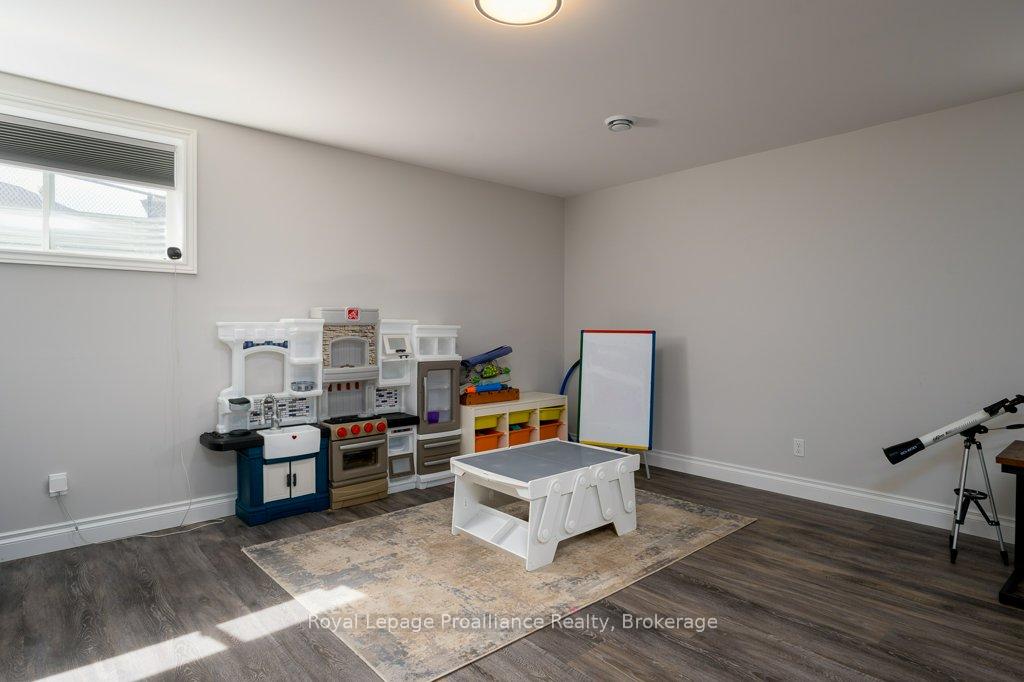 Photo 42 of 35 Virginia Crescent, Belleville, Thurlow Ward — HOMEH