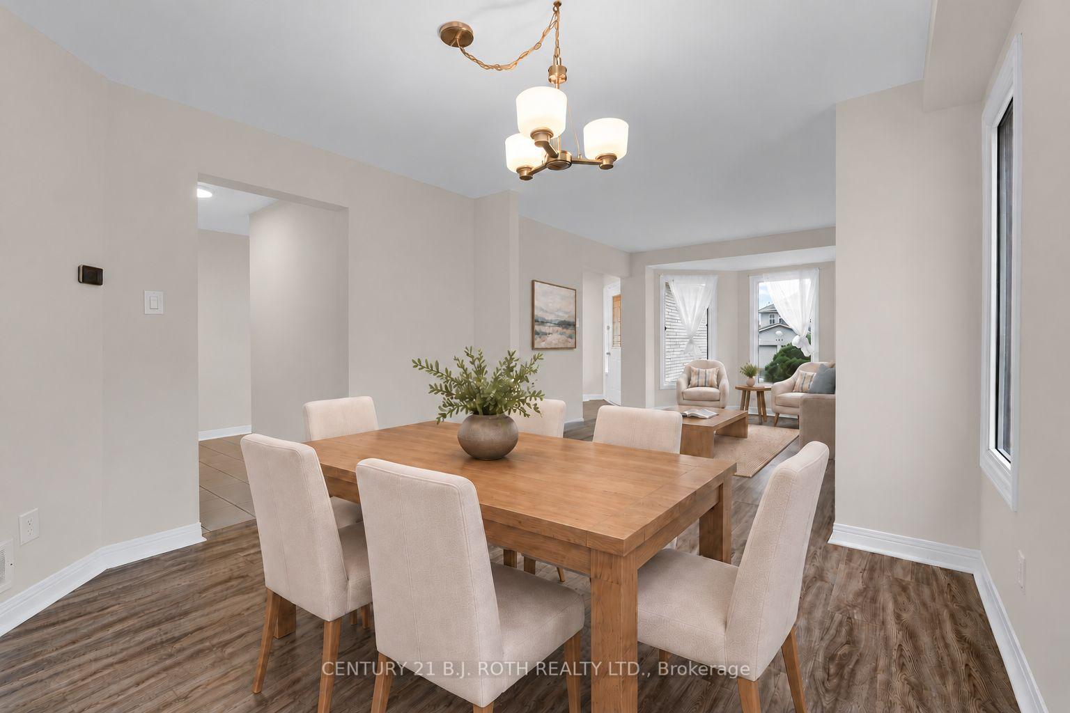Photo 9 of 131 Browning Trail, Barrie, Letitia Heights — HOMEH