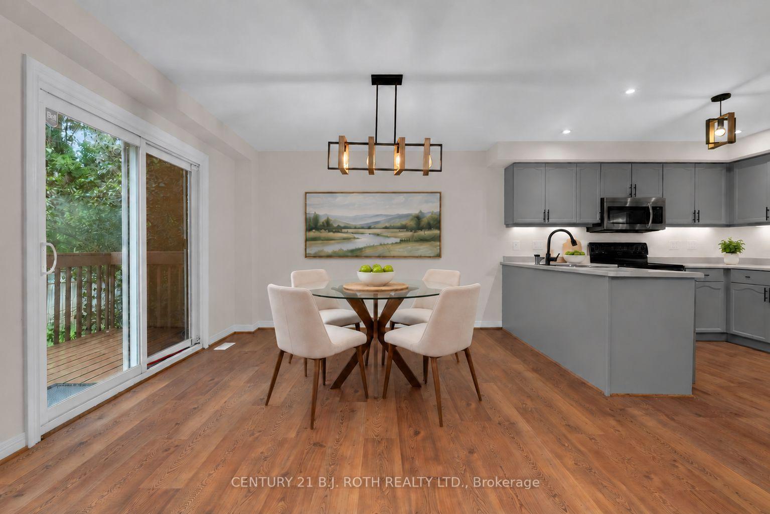 Photo 12 of 131 Browning Trail, Barrie, Letitia Heights — HOMEH