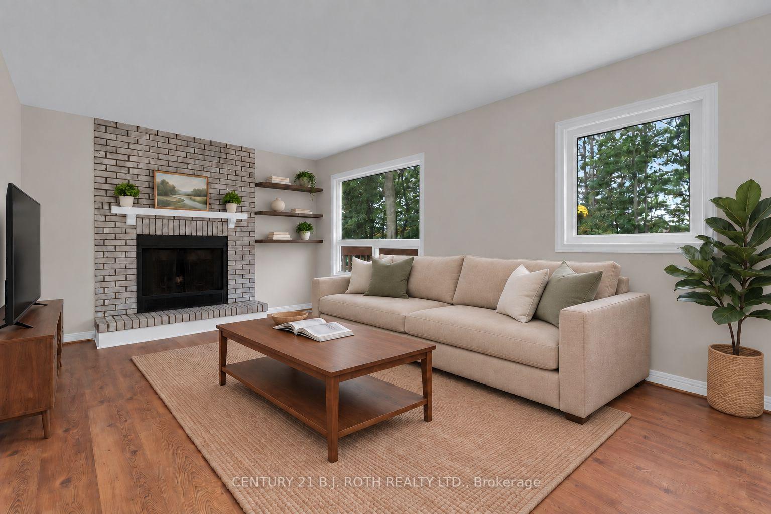 Photo 14 of 131 Browning Trail, Barrie, Letitia Heights — HOMEH