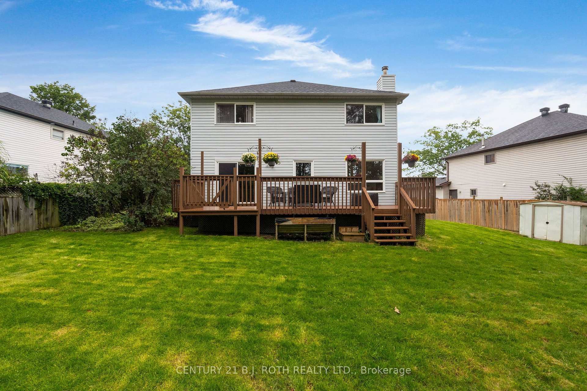 Photo 33 of 131 Browning Trail, Barrie, Letitia Heights — HOMEH