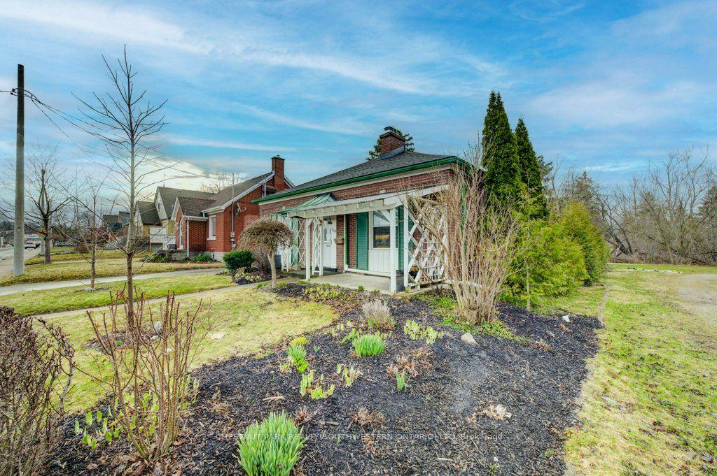 Photo of 139 Stirling Avenue