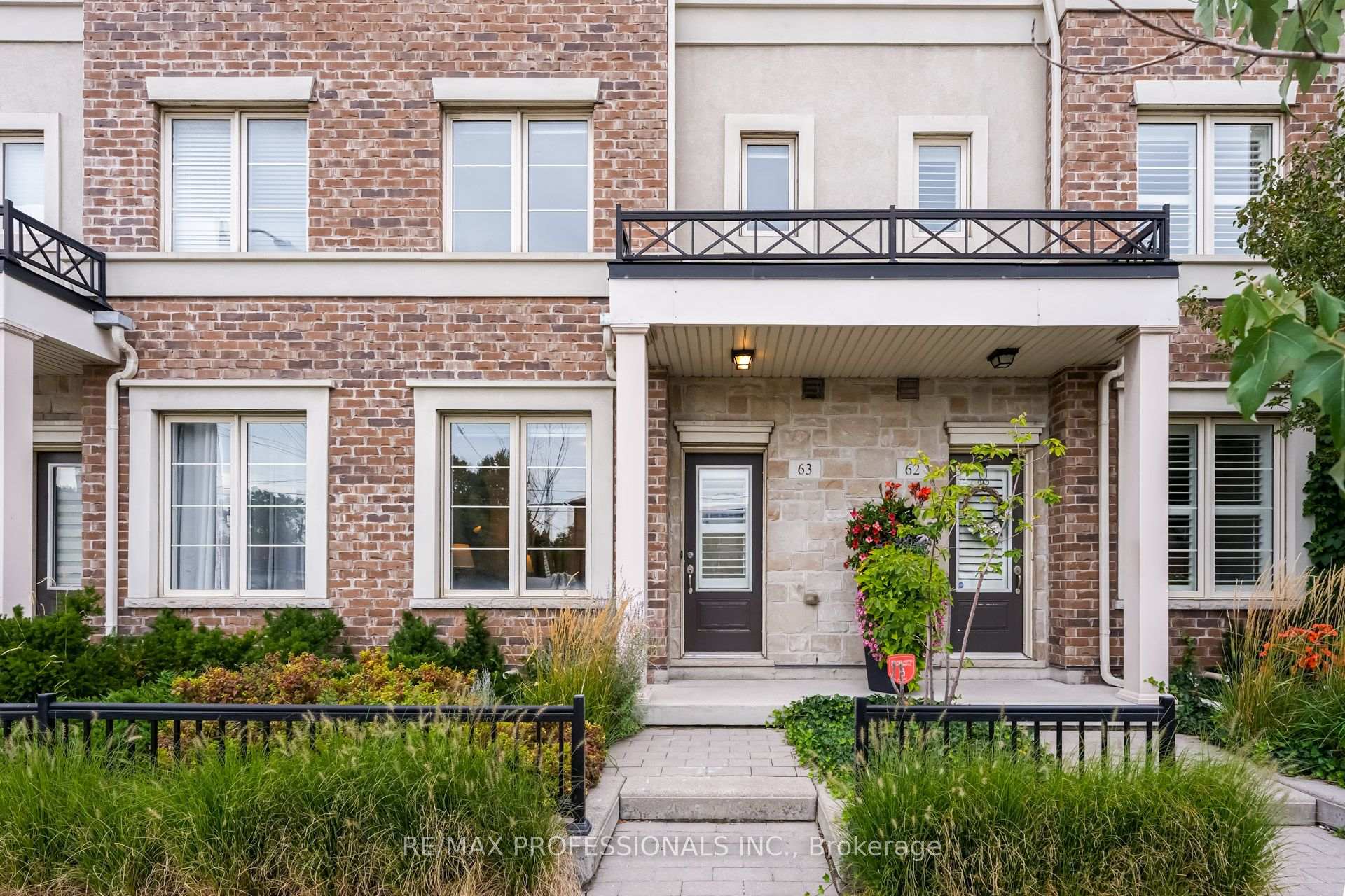 Photo 2 of Unit 63, 636 Evans Avenue, Etobicoke, Alderwood — HOMEH