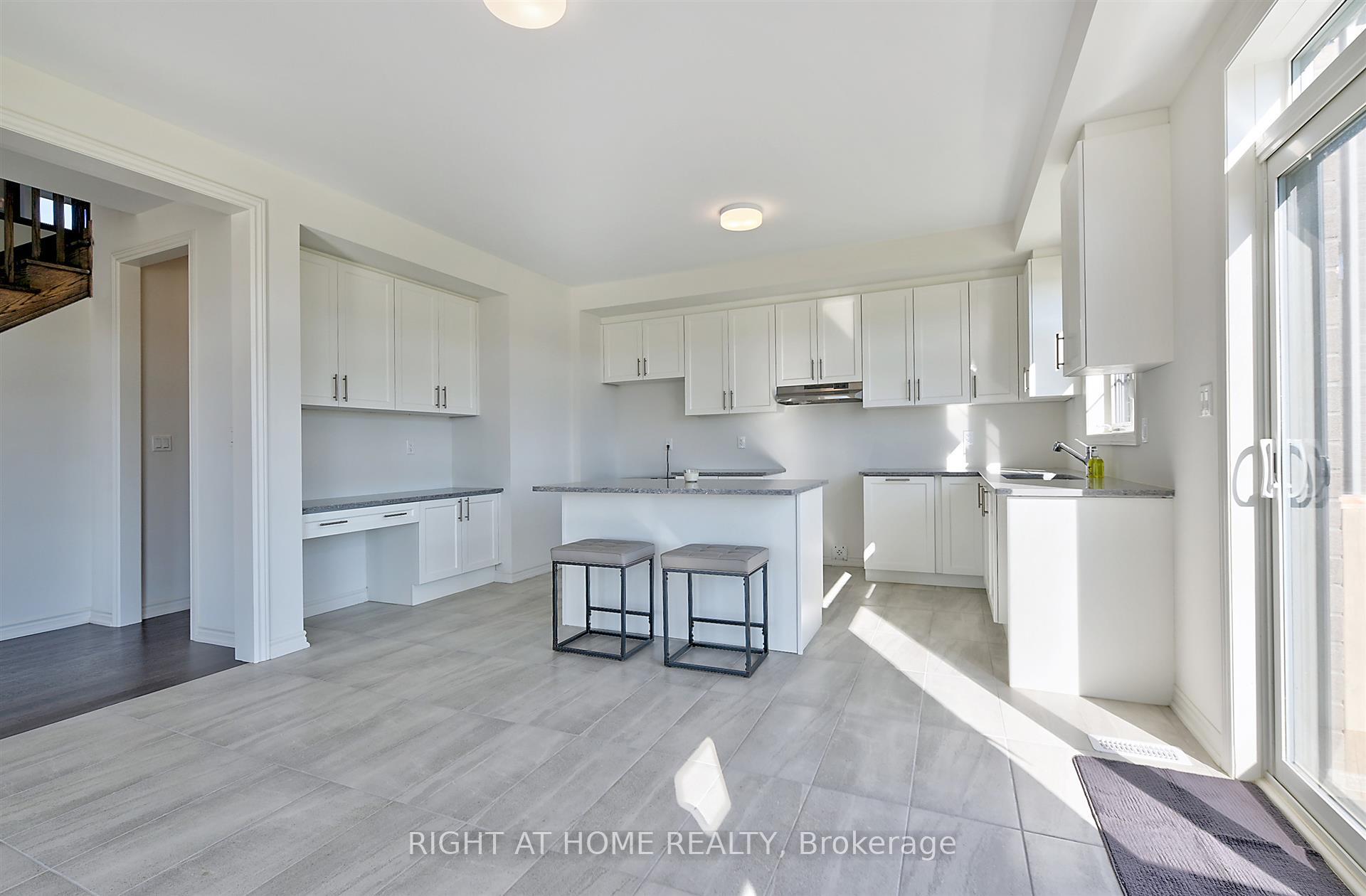 Photo 17 of 56 Sparrow Way, Adjala-Tosorontio, Colgan — HOMEH