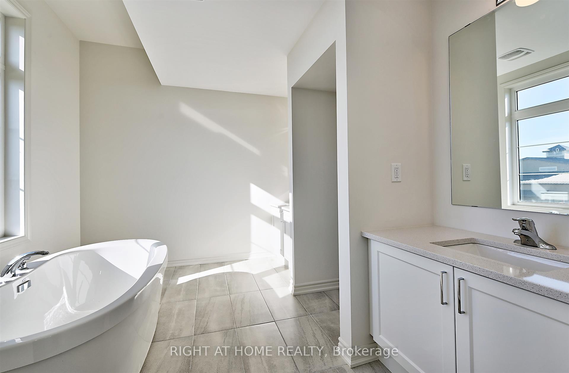 Photo 23 of 56 Sparrow Way, Adjala-Tosorontio, Colgan — HOMEH
