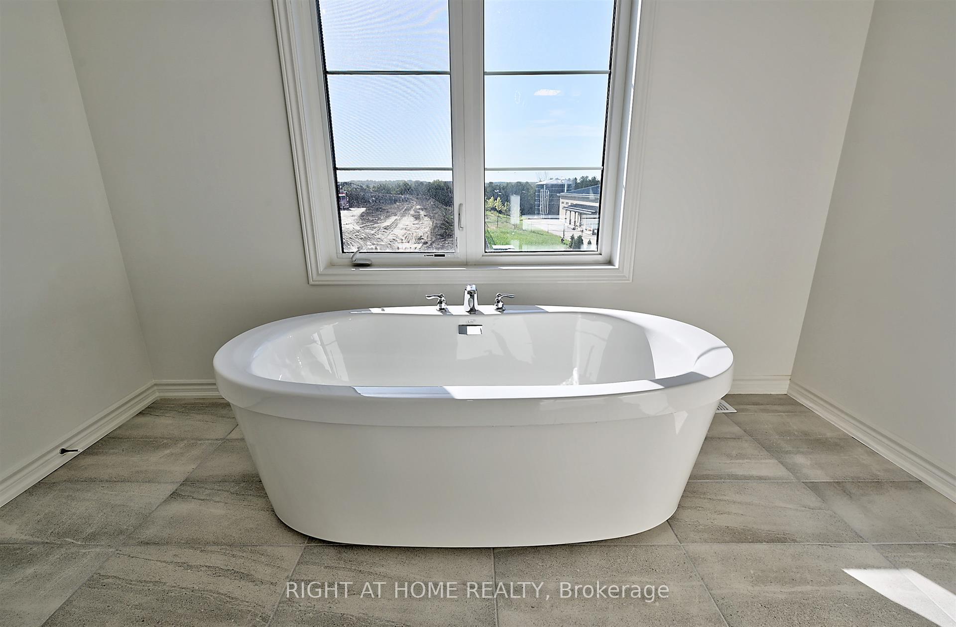 Photo 25 of 56 Sparrow Way, Adjala-Tosorontio, Colgan — HOMEH