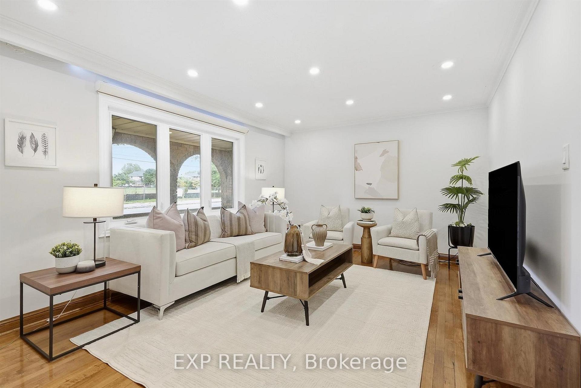Photo 7 of 21 Wallasey Avenue, North York, Humberlea-Pelmo Park — HOMEH