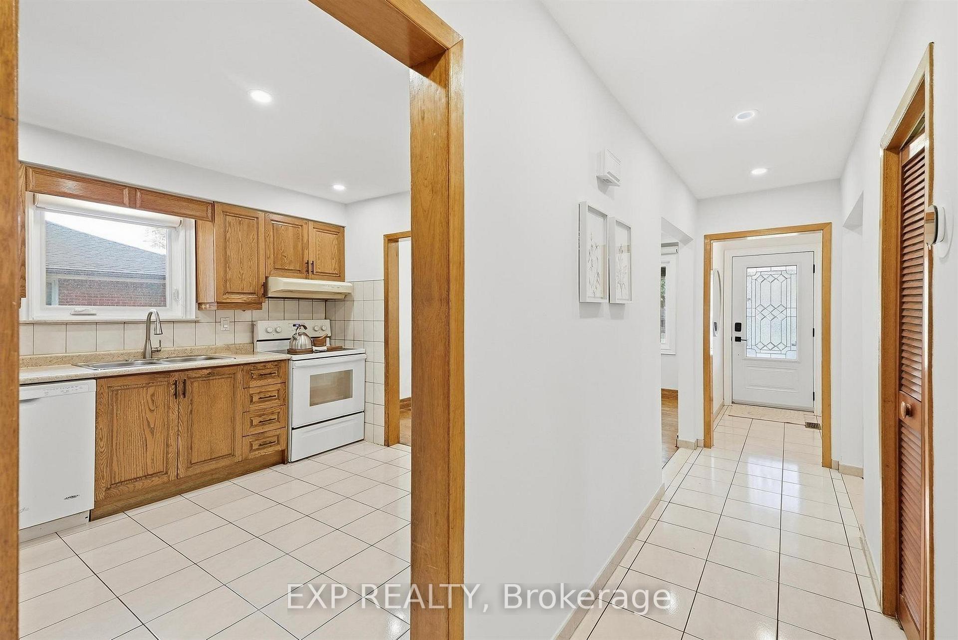 Photo 16 of 21 Wallasey Avenue, North York, Humberlea-Pelmo Park — HOMEH
