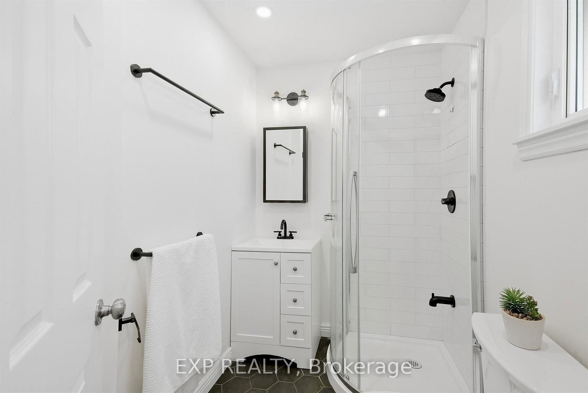 Photo 20 of 21 Wallasey Avenue, North York, Humberlea-Pelmo Park — HOMEH