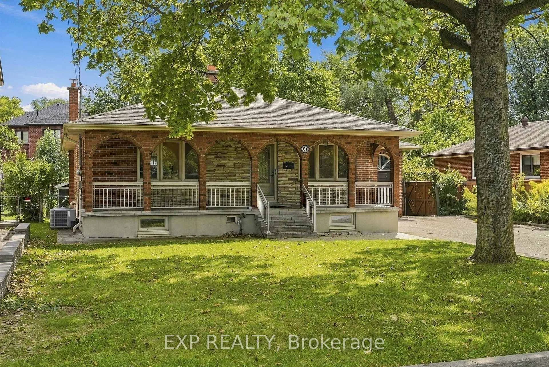 Photo 3 of 21 Wallasey Avenue, North York, Humberlea-Pelmo Park — HOMEH