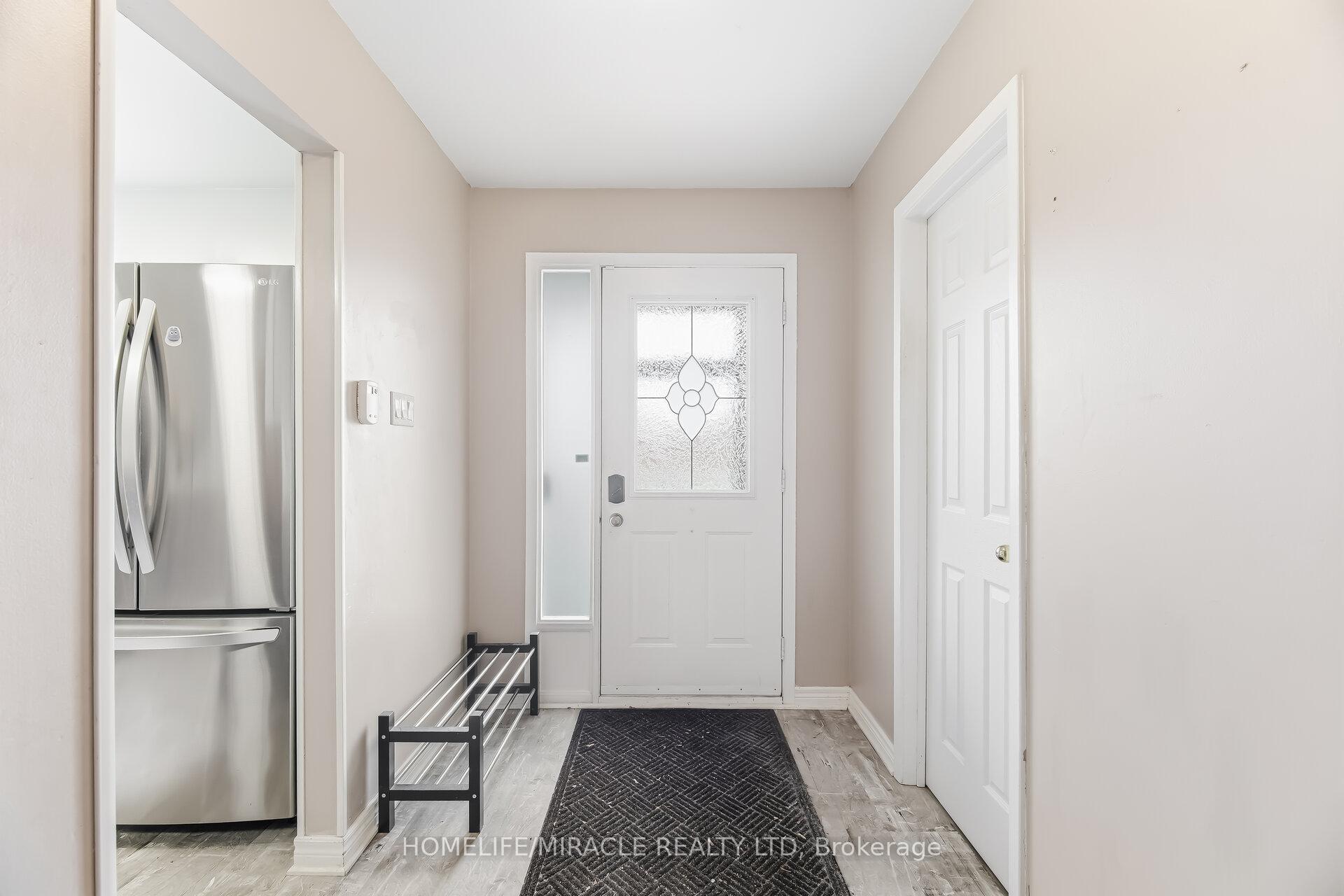Photo 5 of 413 Terry Drive, Newmarket, Central Newmarket — HOMEH