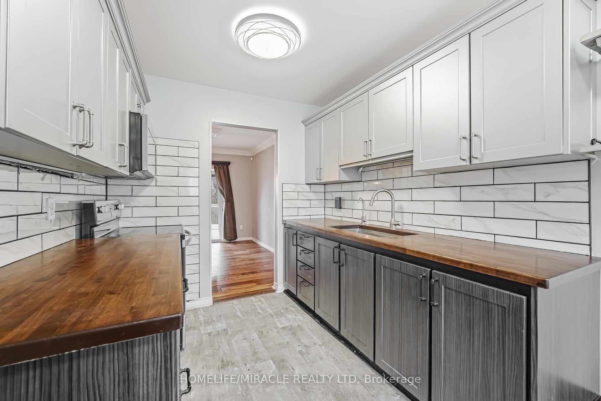 Photo 8 of 413 Terry Drive, Newmarket, Central Newmarket — HOMEH