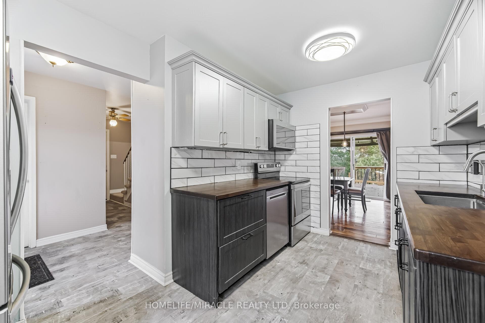 Photo 9 of 413 Terry Drive, Newmarket, Central Newmarket — HOMEH