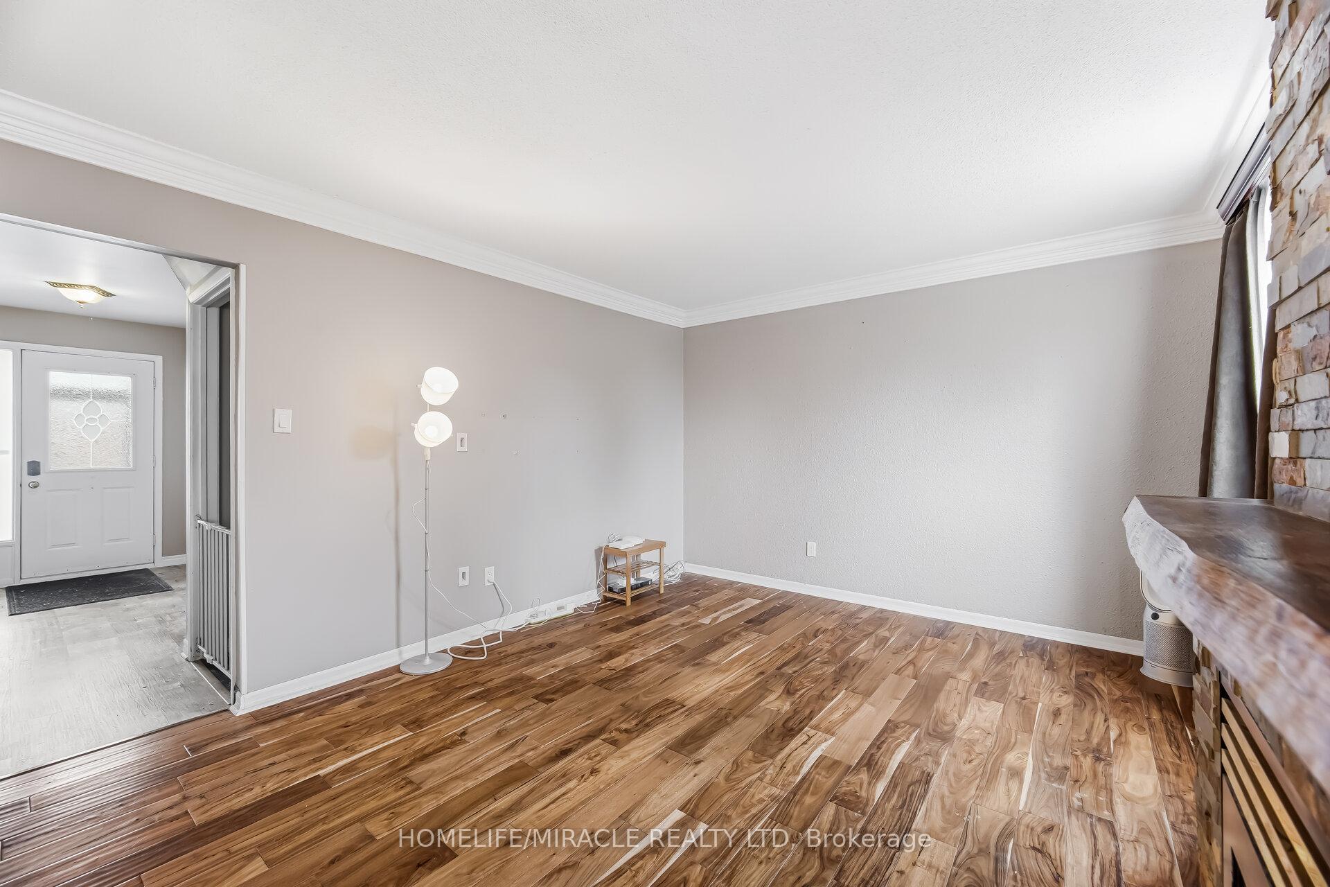 Photo 15 of 413 Terry Drive, Newmarket, Central Newmarket — HOMEH