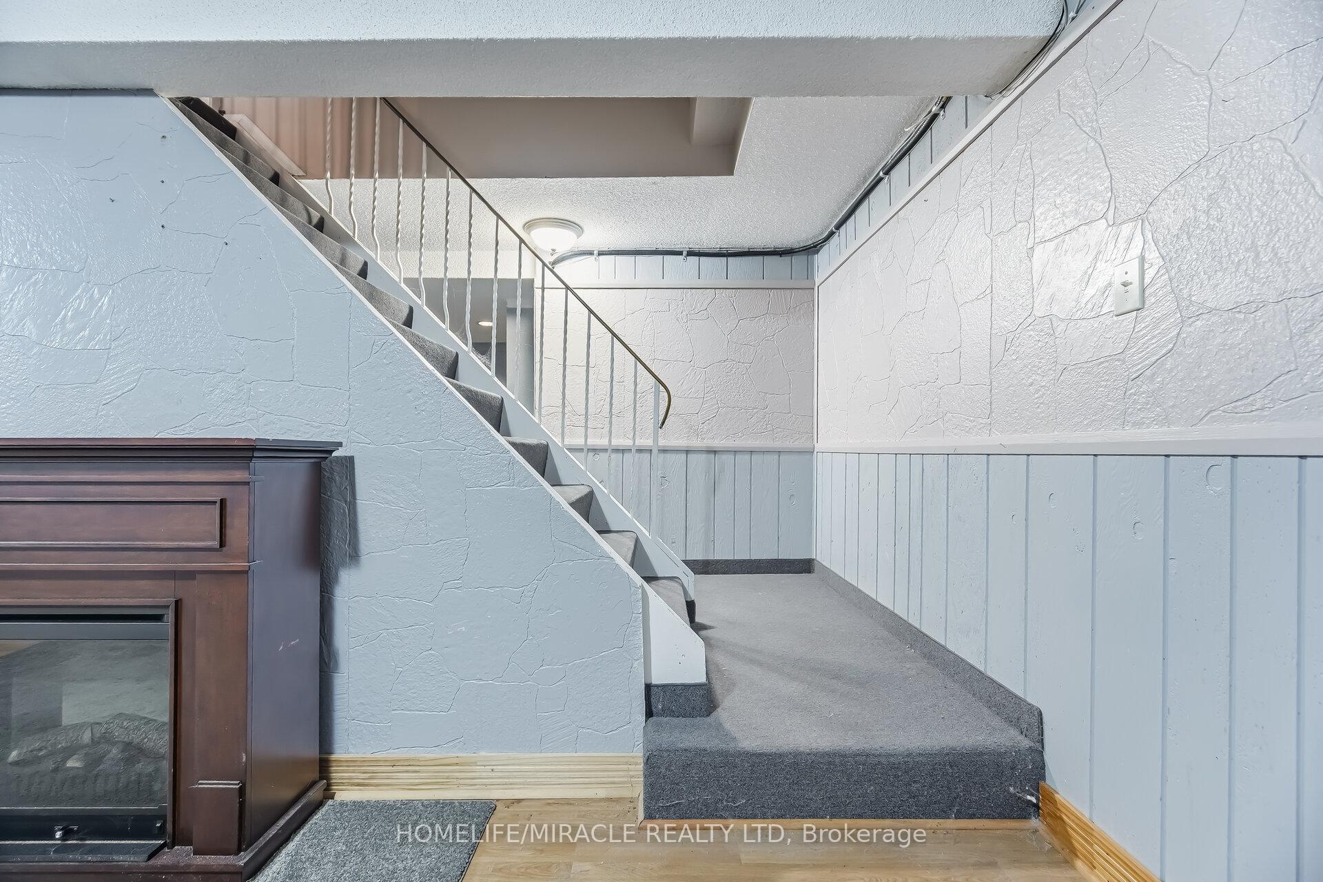 Photo 32 of 413 Terry Drive, Newmarket, Central Newmarket — HOMEH
