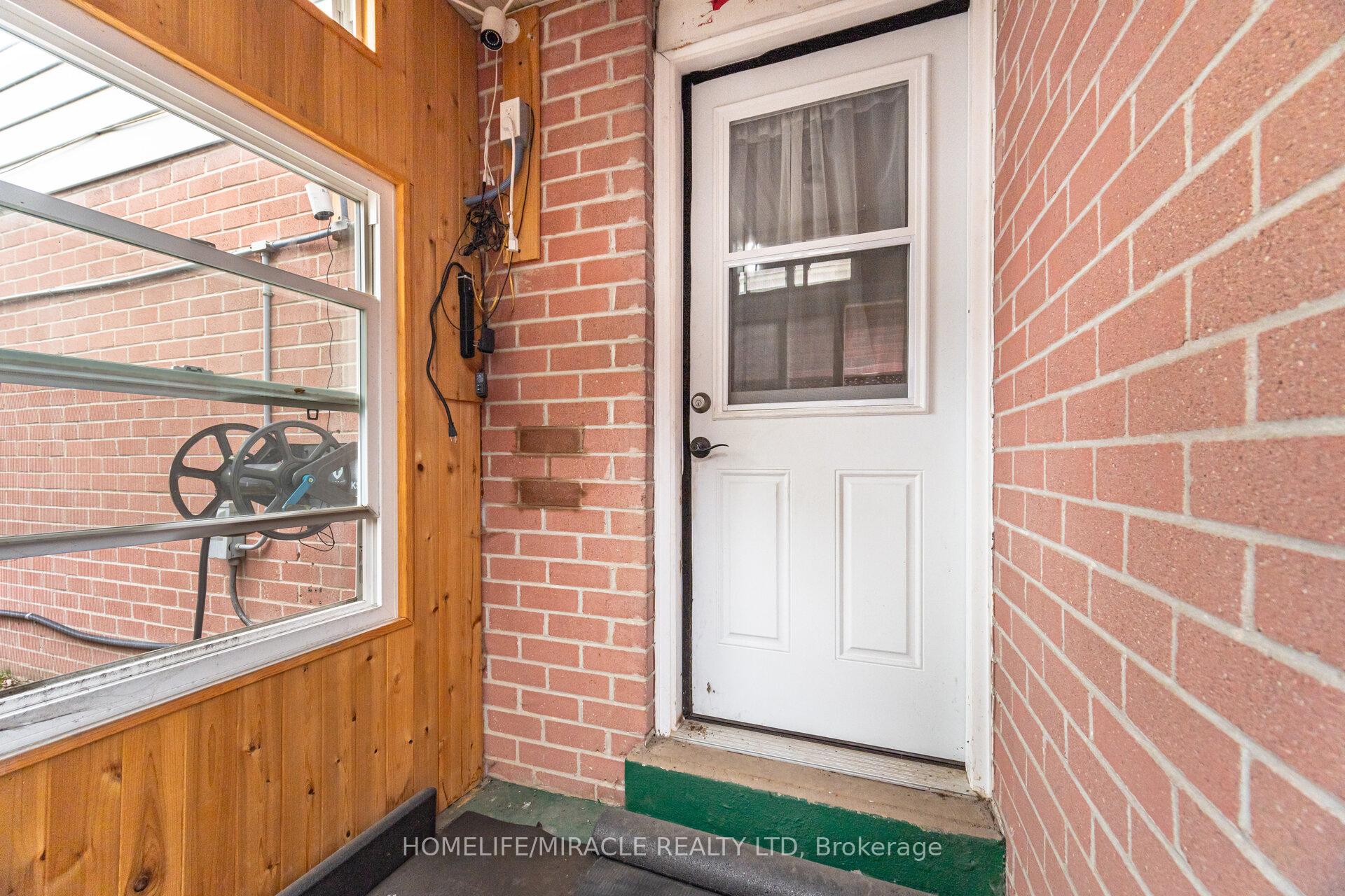 Photo 36 of 413 Terry Drive, Newmarket, Central Newmarket — HOMEH