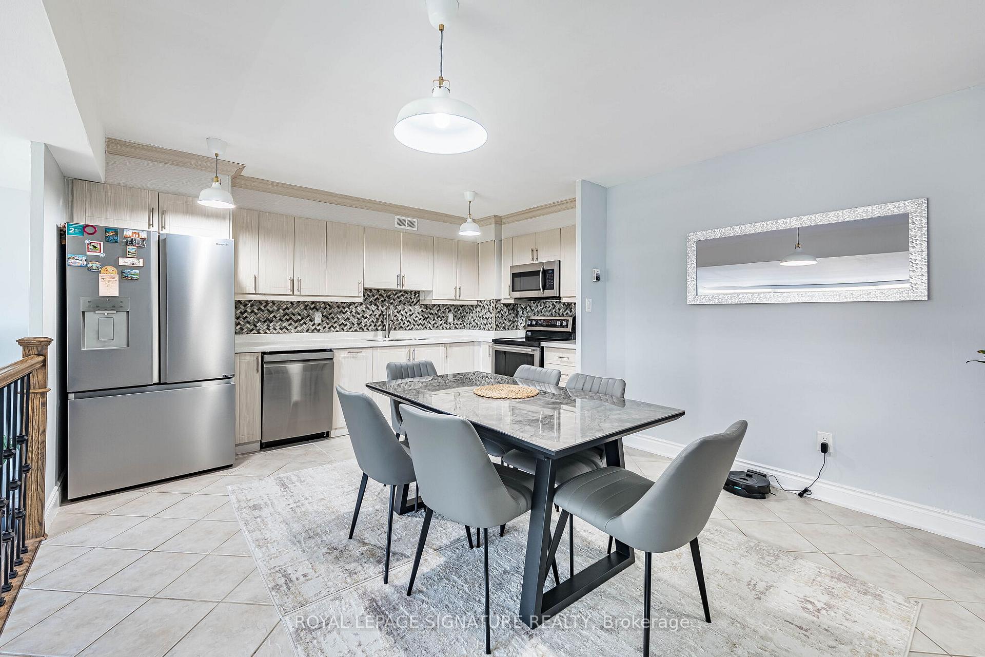 Photo 6 of Unit 405, 25 Four Winds Drive, North York, York University Heights — HOMEH