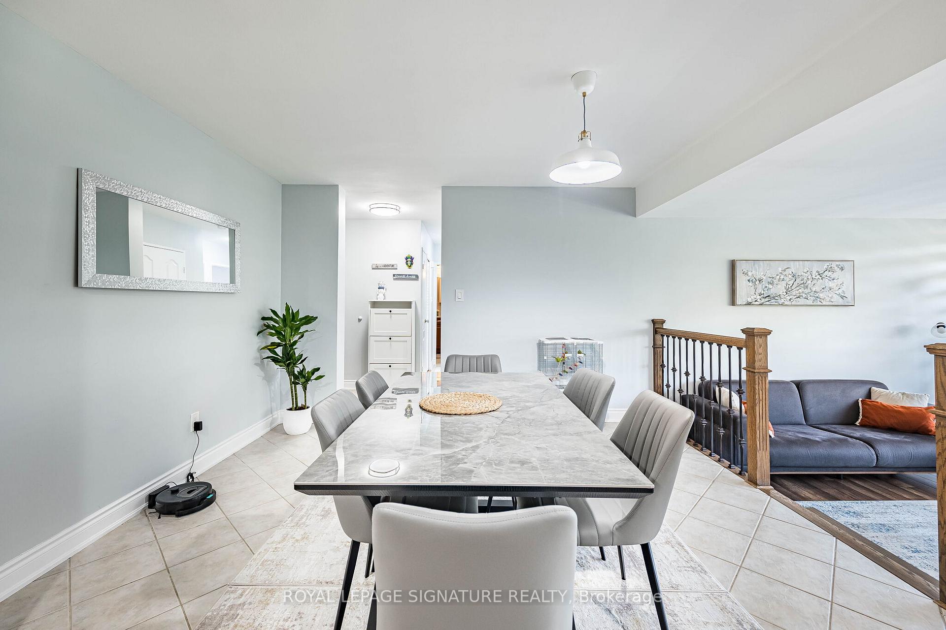 Photo 12 of Unit 405, 25 Four Winds Drive, North York, York University Heights — HOMEH
