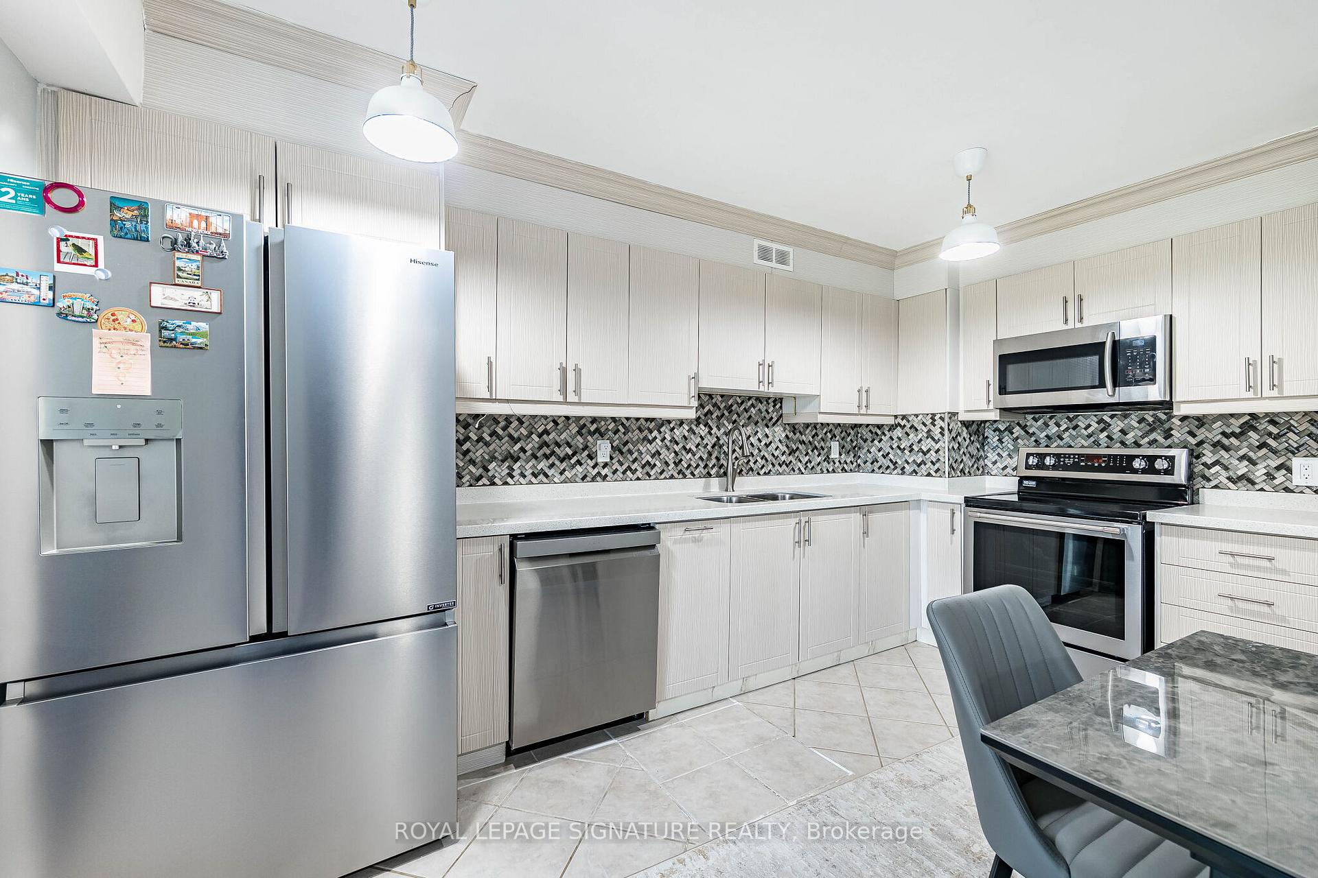 Photo 13 of Unit 405, 25 Four Winds Drive, North York, York University Heights — HOMEH