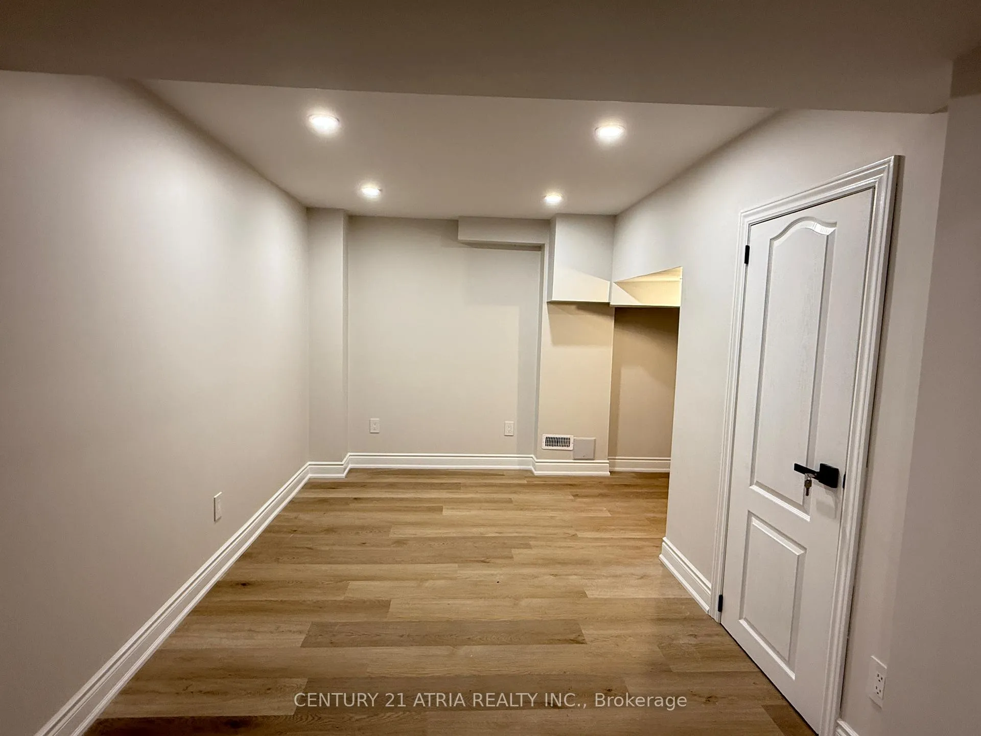 Photo 2 of Unit Bsmt, 2585 Secreto Drive, Oshawa, Windfields — HOMEH