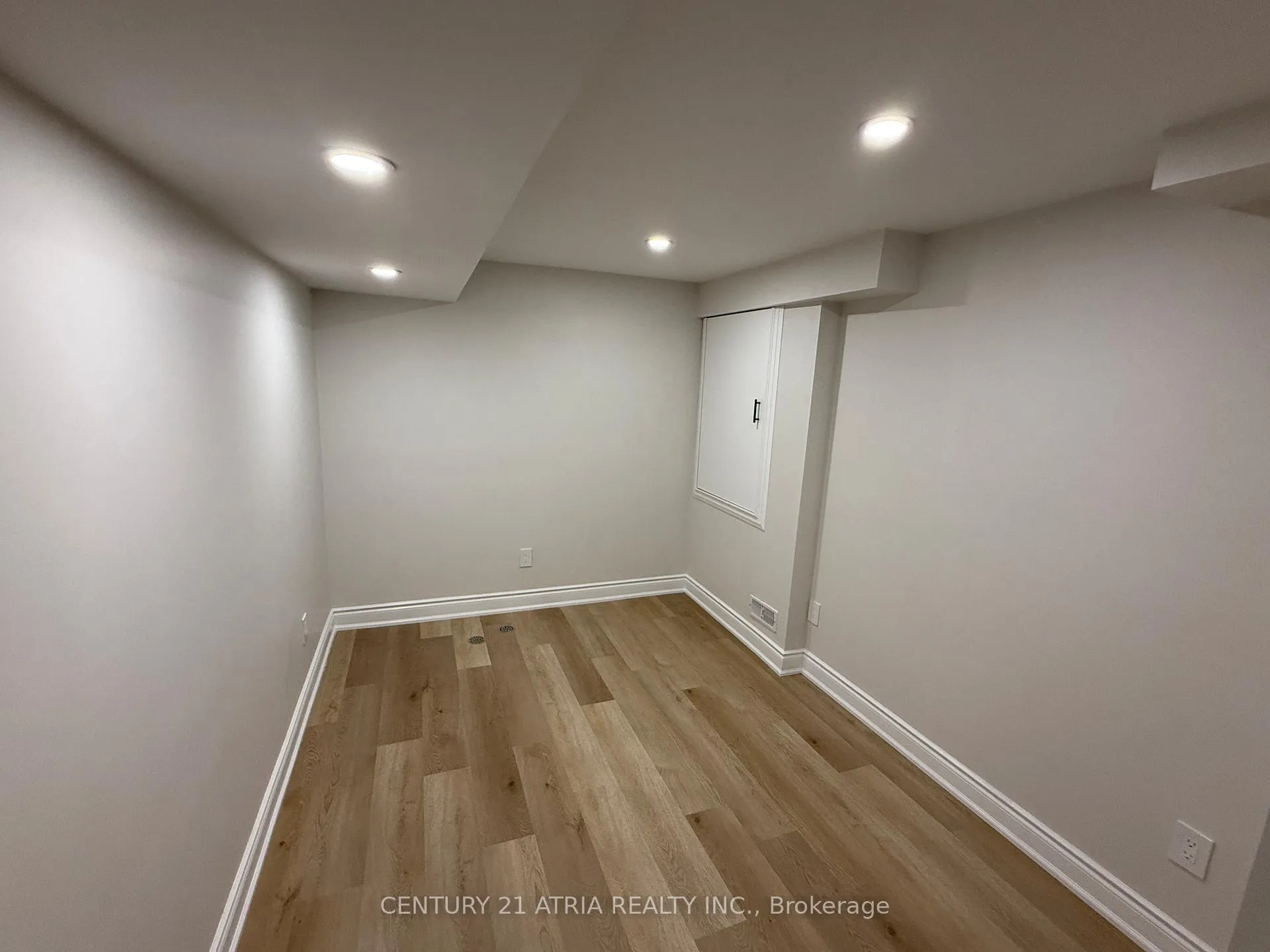Photo 3 of Unit Bsmt, 2585 Secreto Drive, Oshawa, Windfields — HOMEH