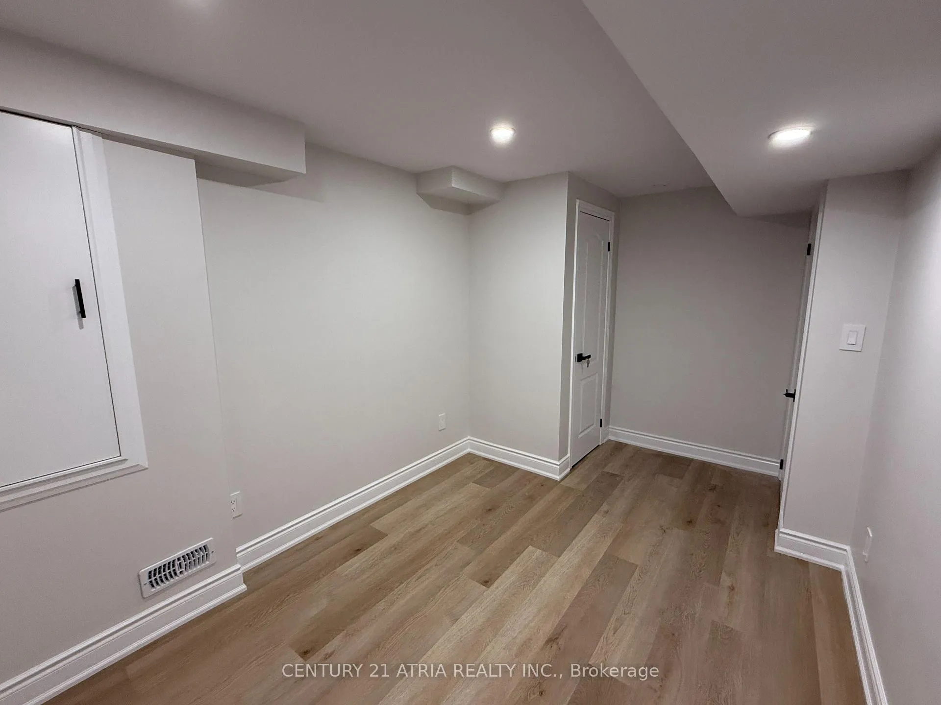 Photo 4 of Unit Bsmt, 2585 Secreto Drive, Oshawa, Windfields — HOMEH