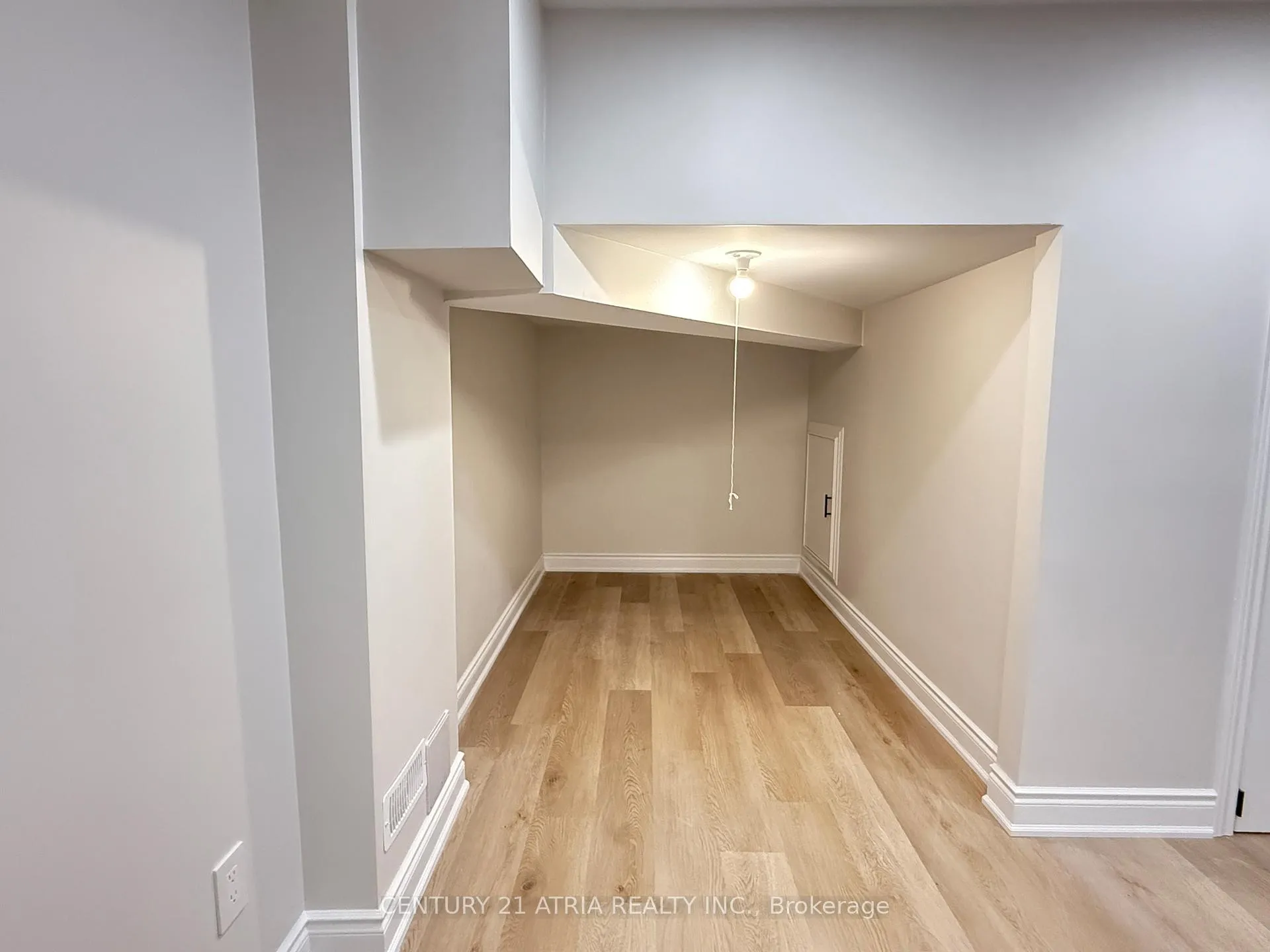 Photo 8 of Unit Bsmt, 2585 Secreto Drive, Oshawa, Windfields — HOMEH