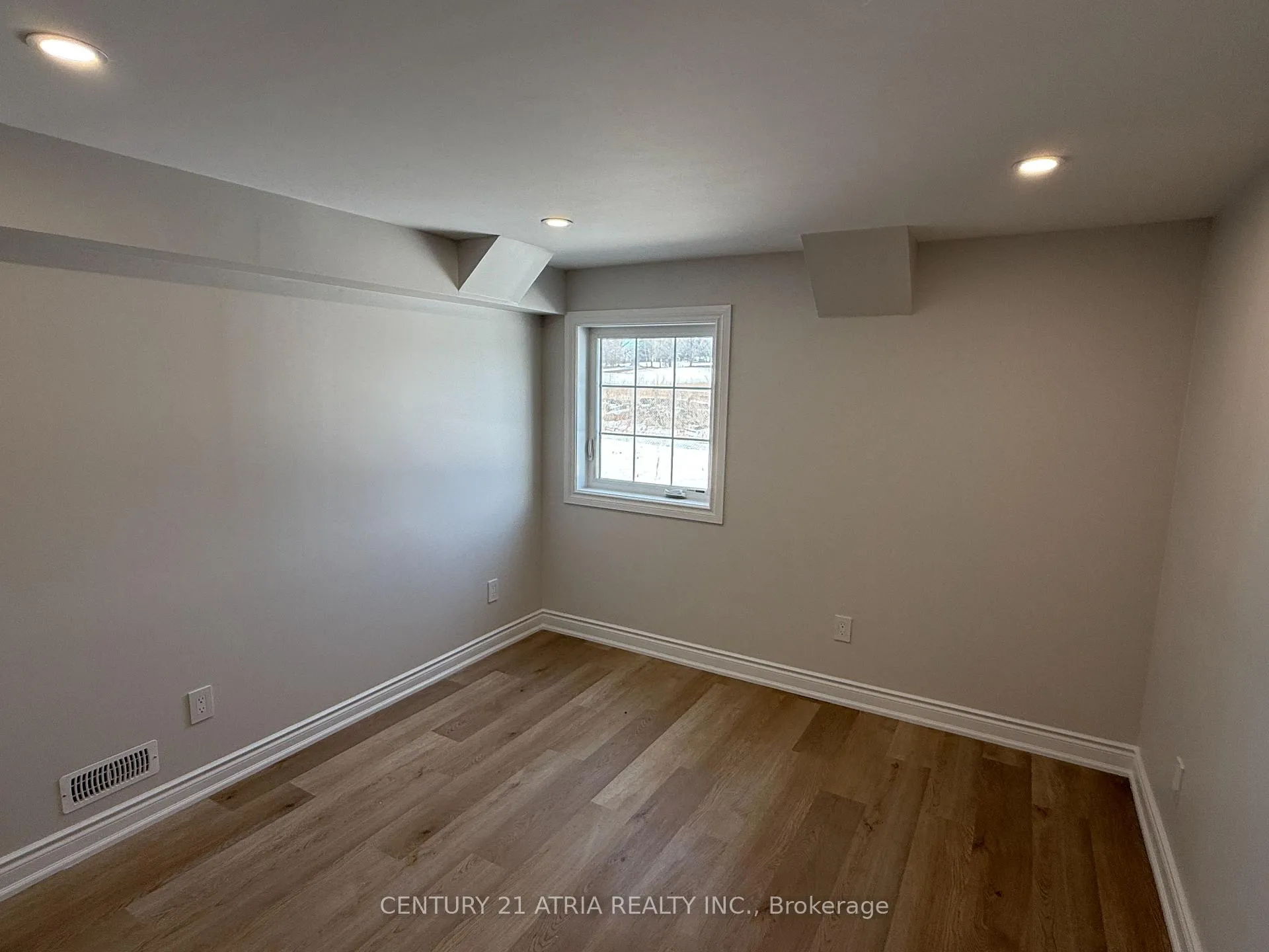 Photo 9 of Unit Bsmt, 2585 Secreto Drive, Oshawa, Windfields — HOMEH