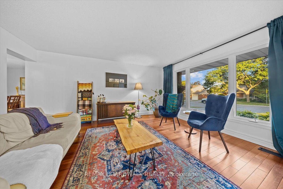 Photo 4 of 989 Cahill Drive W, Ottawa, Hunt Club/Western Community — HOMEH