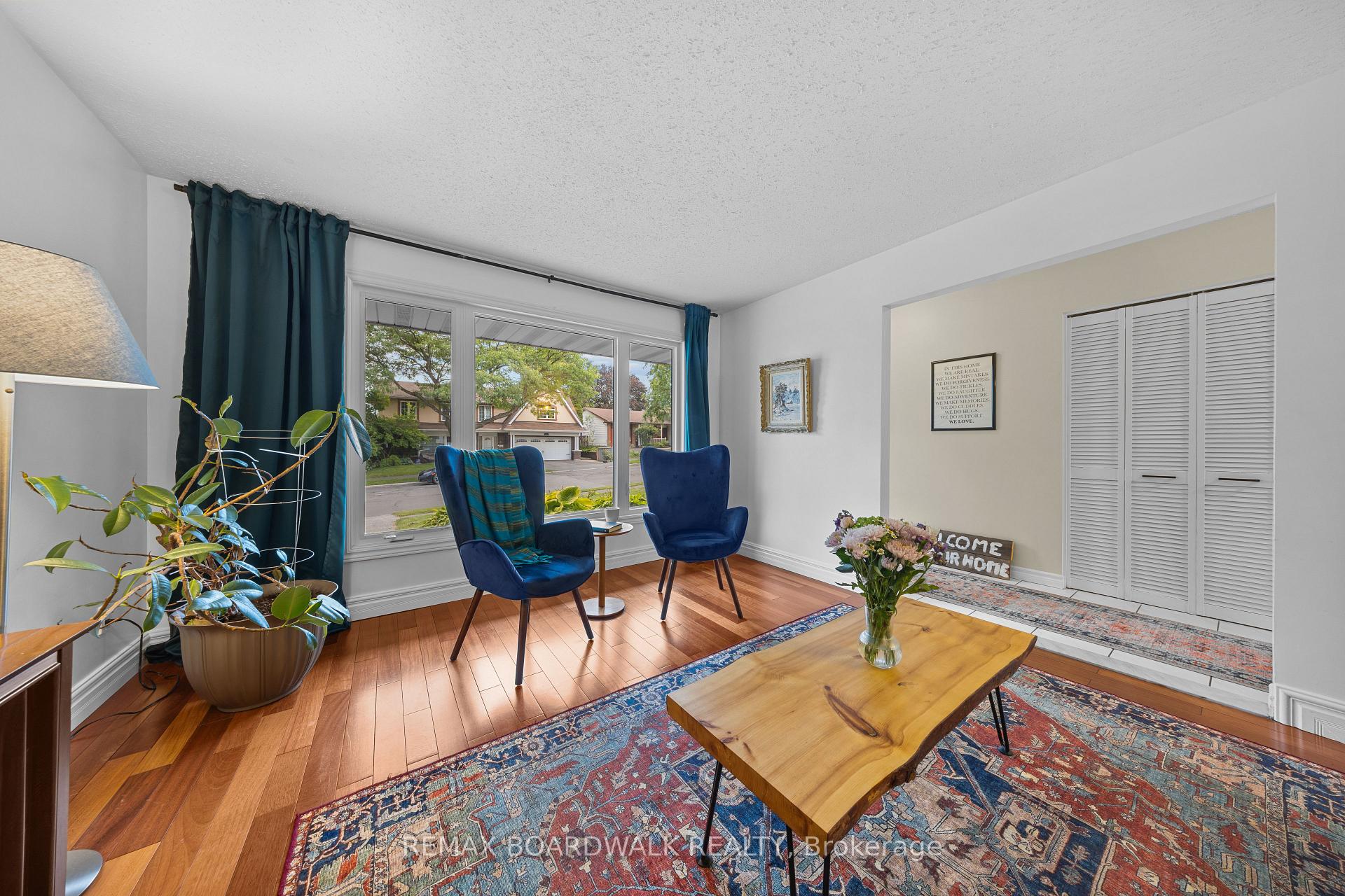 Photo 5 of 989 Cahill Drive W, Ottawa, Hunt Club/Western Community — HOMEH