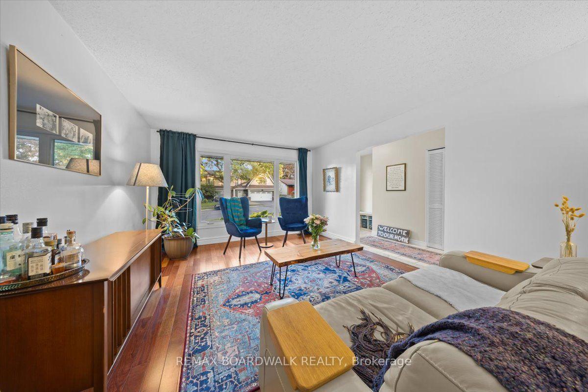 Photo 6 of 989 Cahill Drive W, Ottawa, Hunt Club/Western Community — HOMEH