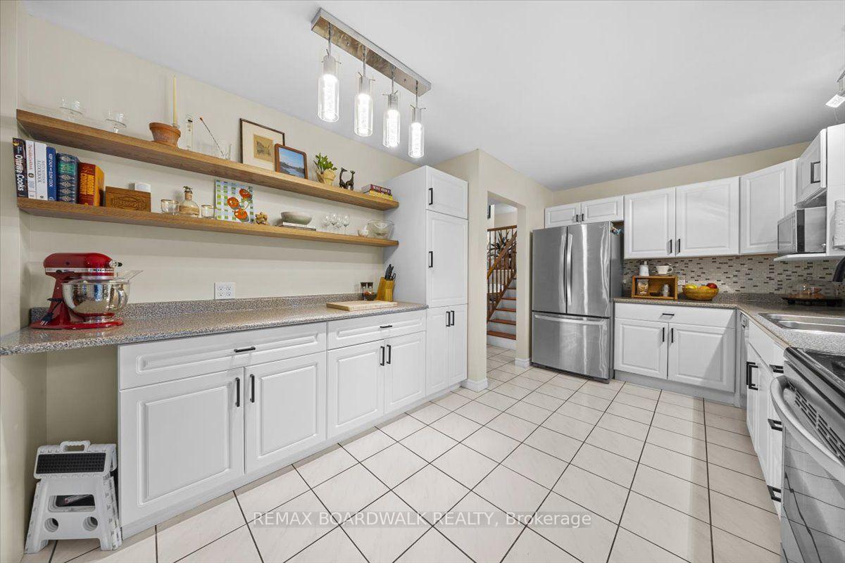 Photo 10 of 989 Cahill Drive W, Ottawa, Hunt Club/Western Community — HOMEH