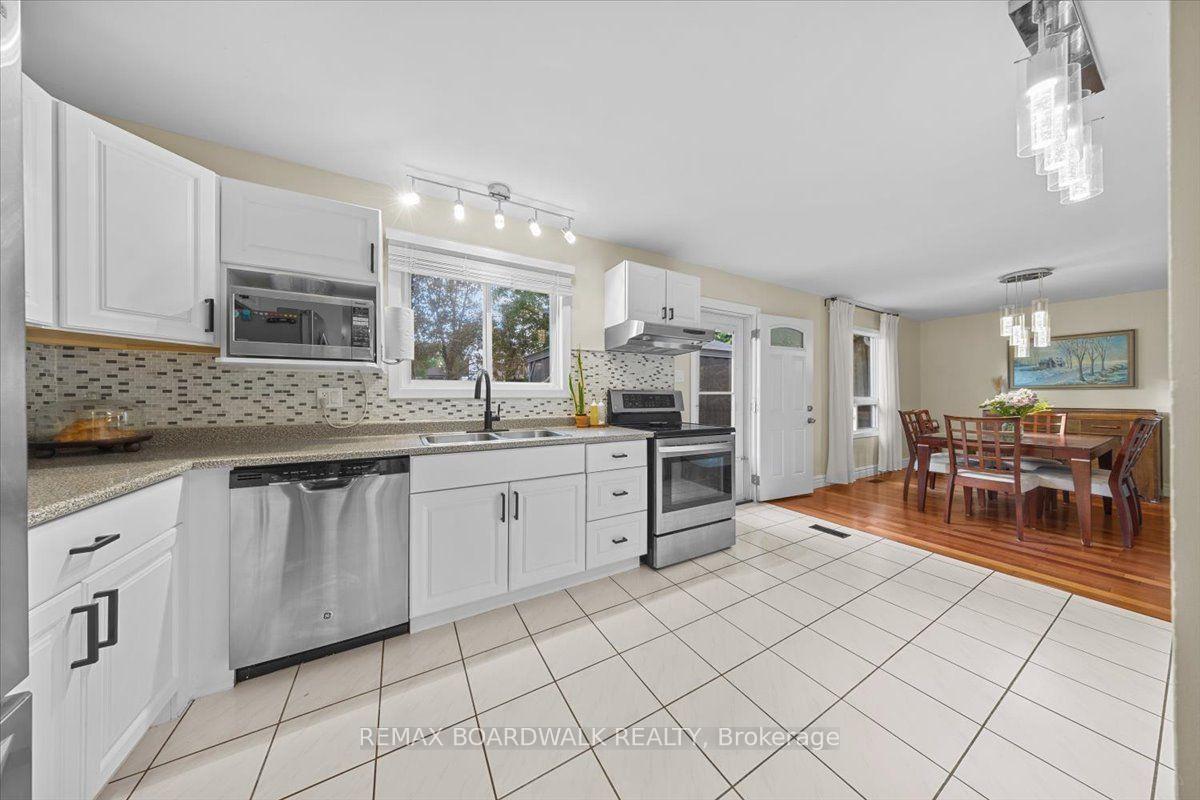 Photo 11 of 989 Cahill Drive W, Ottawa, Hunt Club/Western Community — HOMEH