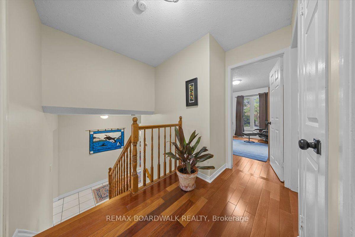 Photo 15 of 989 Cahill Drive W, Ottawa, Hunt Club/Western Community — HOMEH