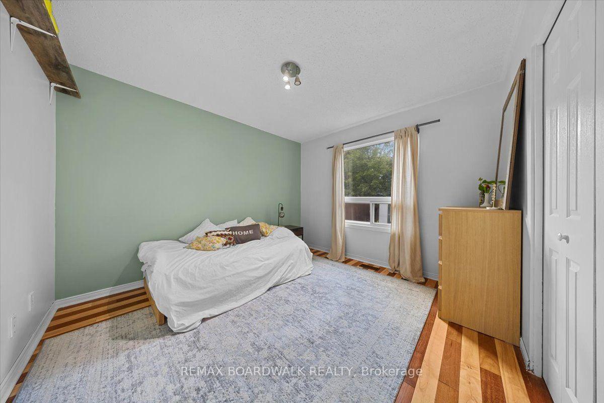Photo 16 of 989 Cahill Drive W, Ottawa, Hunt Club/Western Community — HOMEH