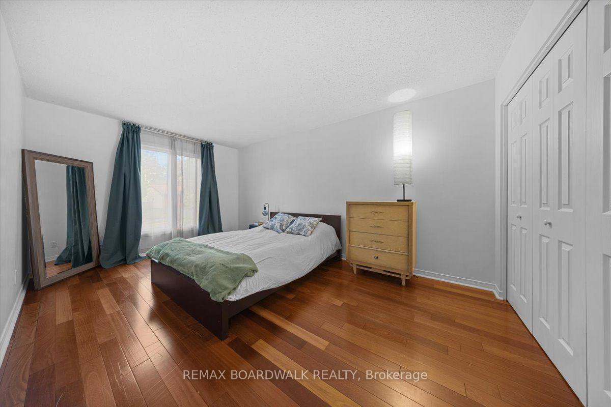 Photo 18 of 989 Cahill Drive W, Ottawa, Hunt Club/Western Community — HOMEH